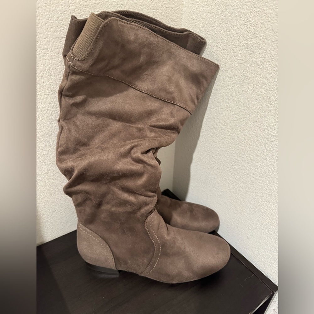 Brand new women’s boots